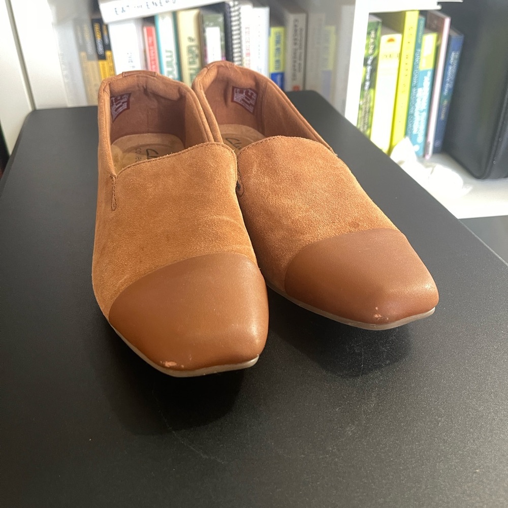 Suede and Leather Clarks Loafers with Square Toe - Picture 2 of 9